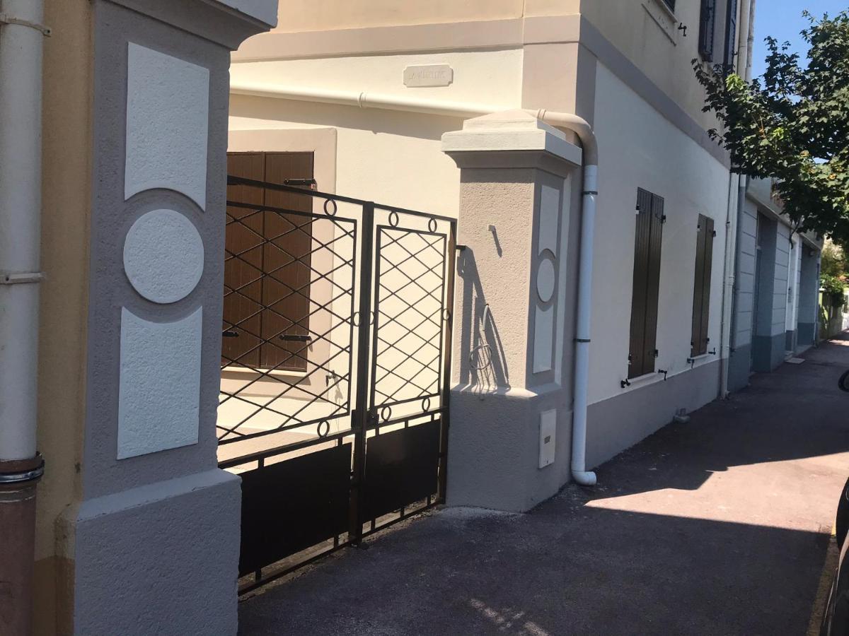 La Villa Camille Hyeres Exterior photo